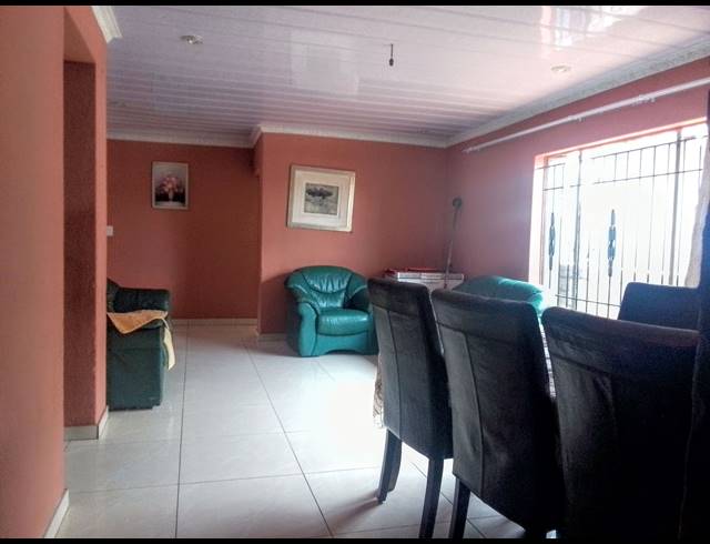 4 BEDROOM FREEHOLD FOR SALE IN KAGISO